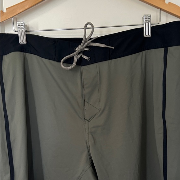 Men's Khaki and Black Board Shorts - Picture 3 of 9